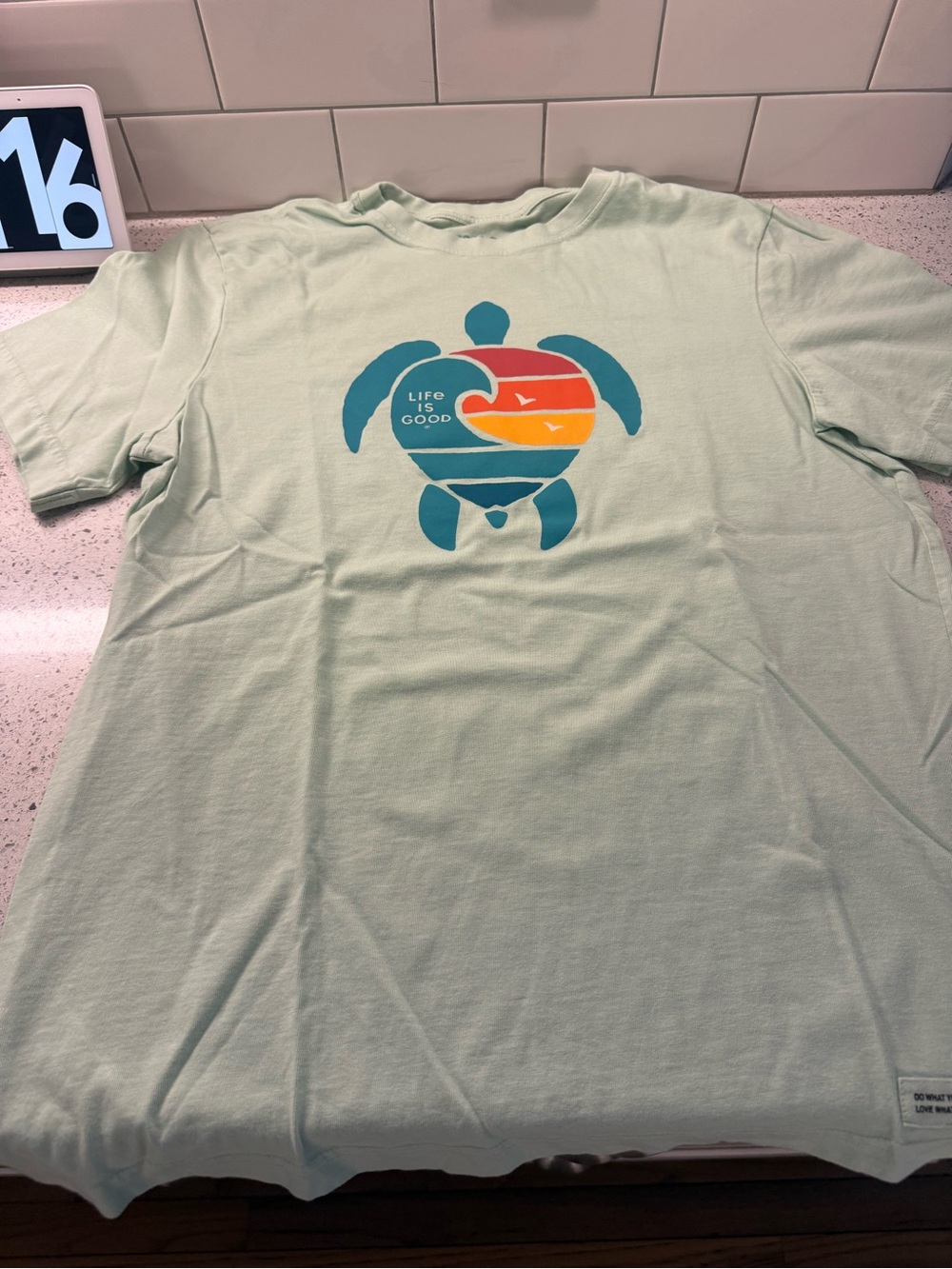 Life is Good Women's Graphic Tee - Seafoam Green Turtle